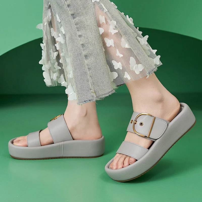 2026 Spring Summer New Arrival Women Thick Sole Lightweight Non-Slip Comfortable Buckle Casual Outdoor Beach Slippers
2026 Spring Summer New Arrival Women Thick Sole Lightweight Non-Slip Comfortable Buckle Casual Outdoor Beach Slippers
