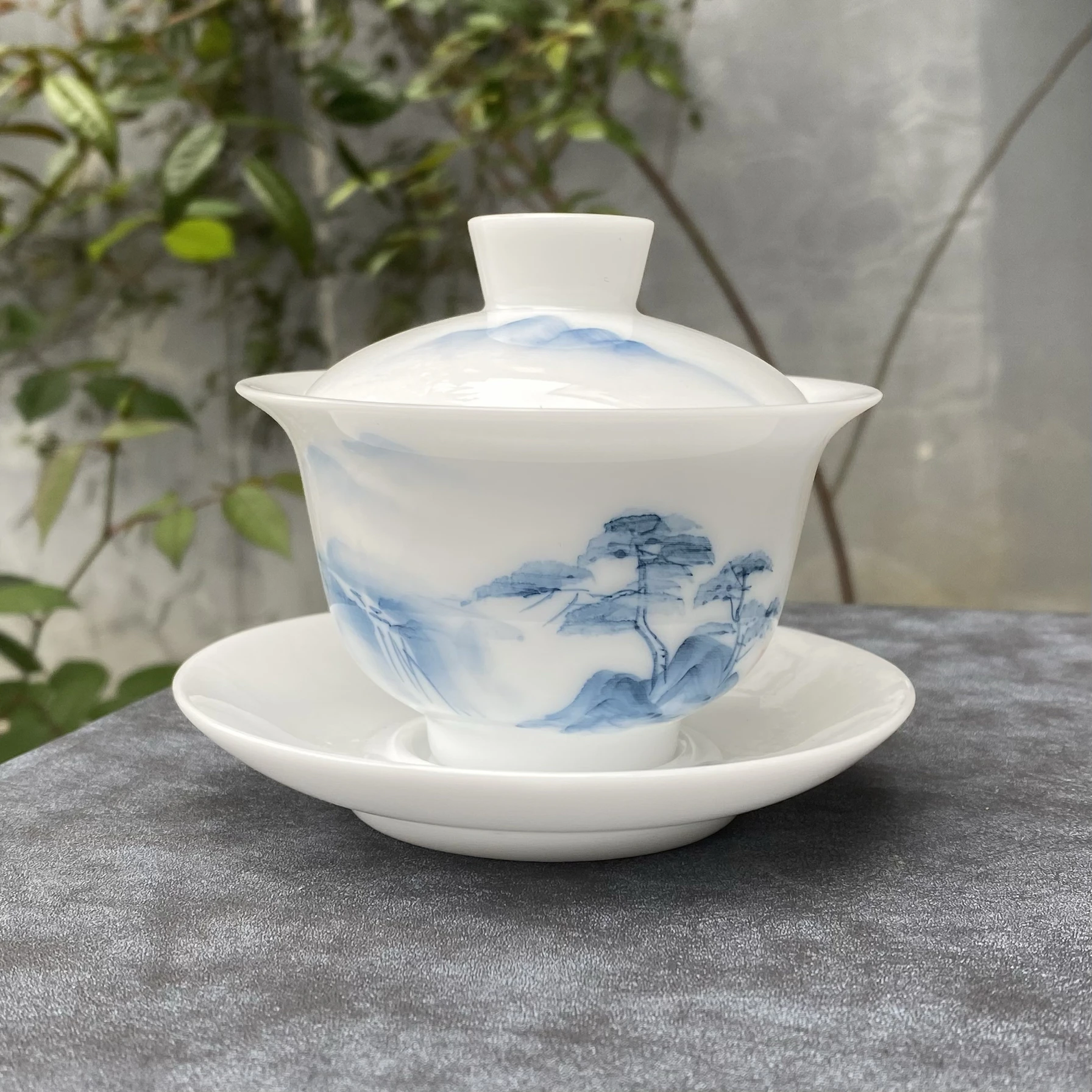 Handmade Jingdezhen Pure Hand Drawing Ice-like White Jade Teacup Single High-End Home Three Pieces Tea Making Bowl
Handmade Jingdezhen Pure Hand Drawing Ice-like White Jade Teacup Single High-End Home Three Pieces Tea Making Bowl