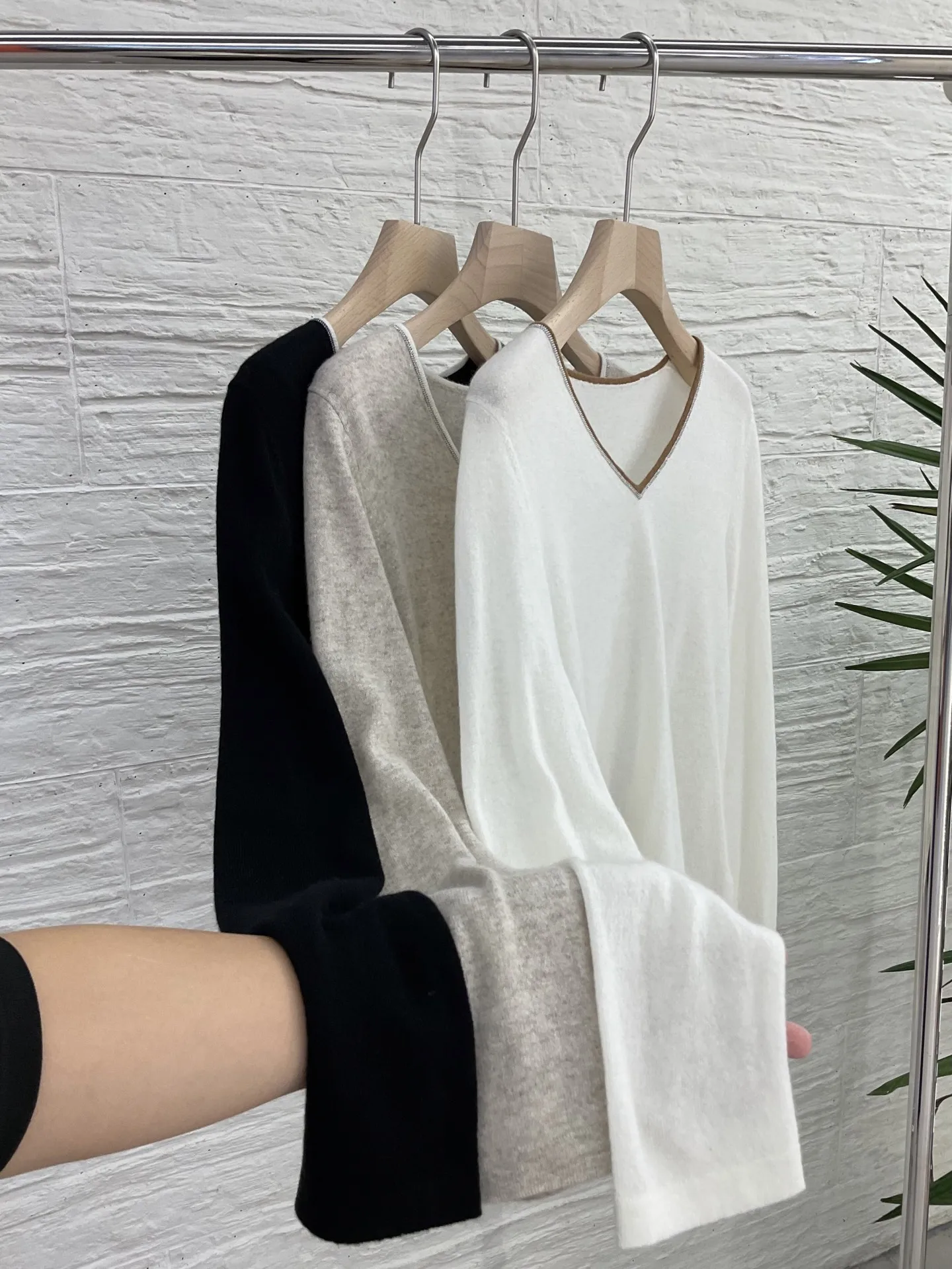 New Autumn And Winter High-Quality Women'S Wool Sweaters Fashionable And Versatile Casual Tops
New Autumn And Winter High-Quality Women'S Wool Sweaters Fashionable And Versatile Casual Tops