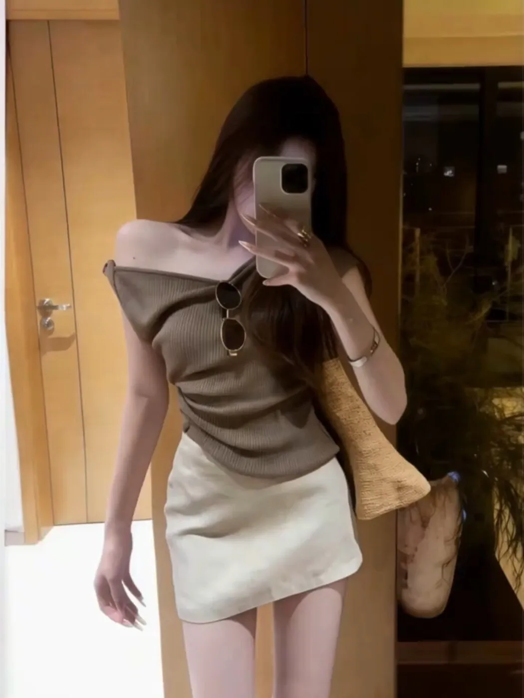 Summer New Style Pure Desire Lady Wind One Shoulder Short Sleeve Top And A-Line Skirt Two-Piece Set Women Breathable Cas...
Summer New Style Pure Desire Lady Wind One Shoulder Short Sleeve Top And A-Line Skirt Two-Piece Set Women Breathable Cas...