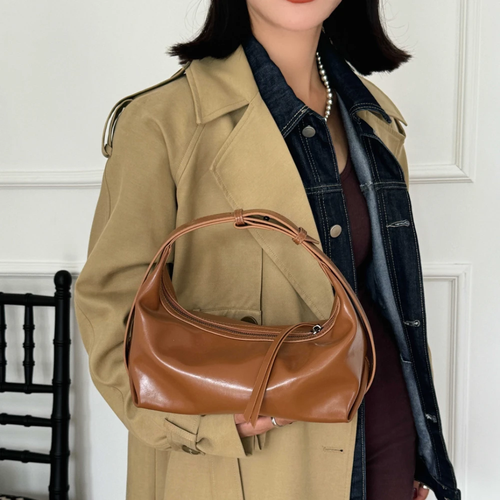 Motingsome Handbag Shoulder Pouch Woman Tote Smooth Cow Leather Crossbody Lady Spring Saddle Red Mini Messenger Purses 2025 New
Motingsome Handbag Shoulder Pouch Woman Tote Smooth Cow Leather Crossbody Lady Spring Saddle Red Mini Messenger Purses 2025 New