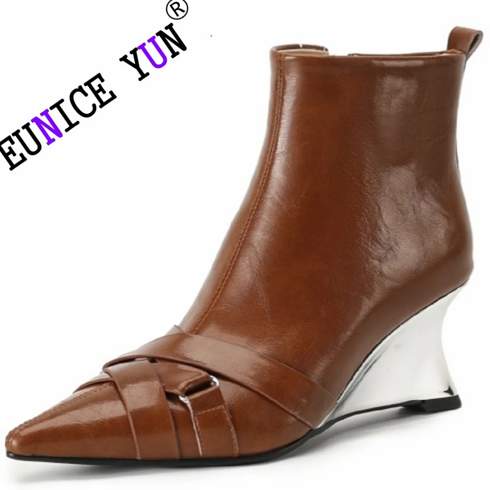【EUNICE YUN】New Brand Handmade Genuine Leather Heels Ankle Boots Women Pointed Toe Belt Buckle Runway Shoes Female High Quality
【EUNICE YUN】New Brand Handmade Genuine Leather Heels Ankle Boots Women Pointed Toe Belt Buckle Runway Shoes Female High Quality