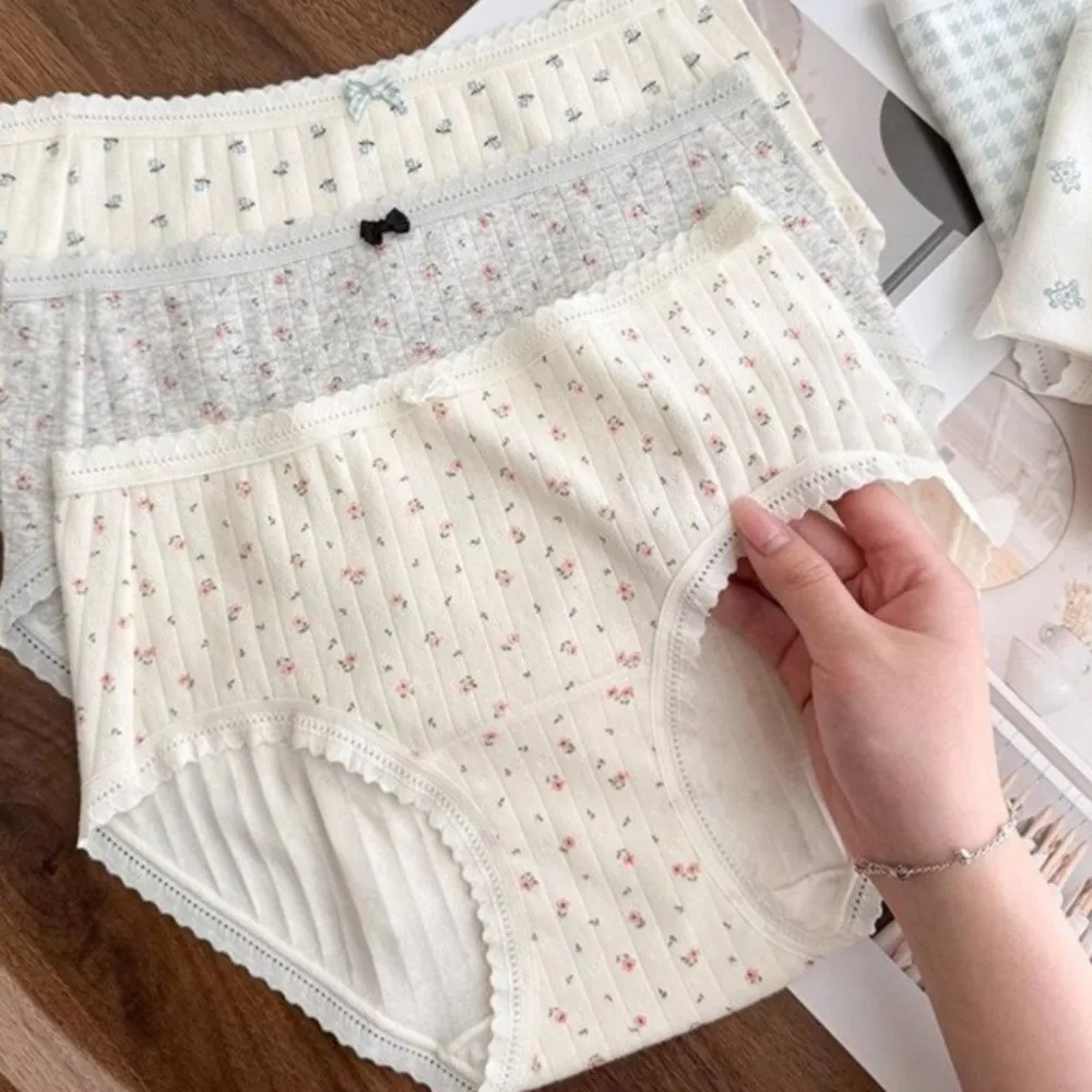 Fashion Mid-waist Underwear for Women Bear Bow Sweet Floral Panties Grid Underpants Cotton Briefs Female
Fashion Mid-waist Underwear for Women Bear Bow Sweet Floral Panties Grid Underpants Cotton Briefs Female