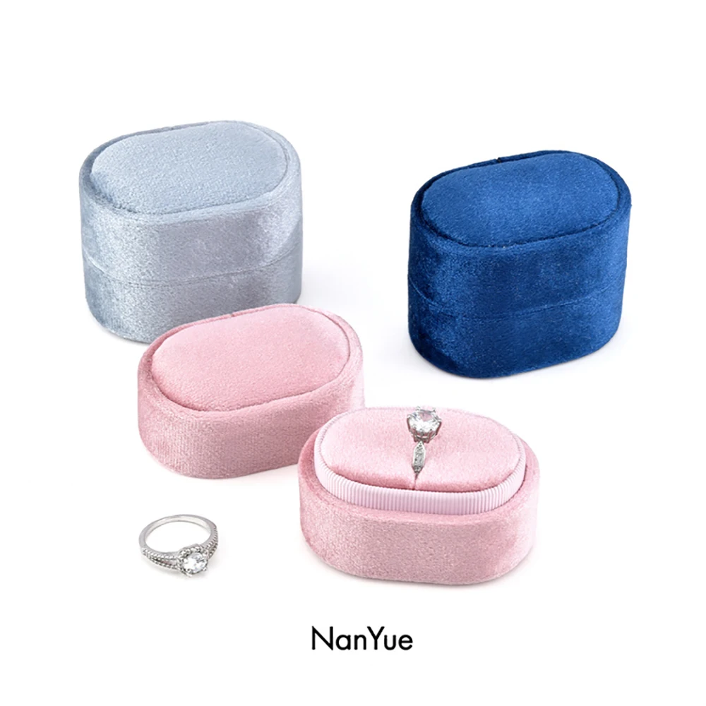 Fashion Women Jewelry Ring Display Box Bulk 1pcs Velvet Ring Box Custom Own Logo Velvet Ring Case
Fashion Women Jewelry Ring Display Box Bulk 1pcs Velvet Ring Box Custom Own Logo Velvet Ring Case