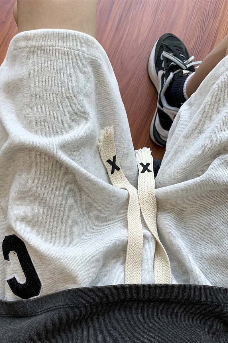 Мужские летние тонкие широкие брюки, удобные дышащие повседневные прямые длинные брюки, модные свободные джинсы для подростков
Мужские летние тонкие широкие брюки, удобные дышащие повседневные прямые длинные брюки, модные свободные джинсы для подростков