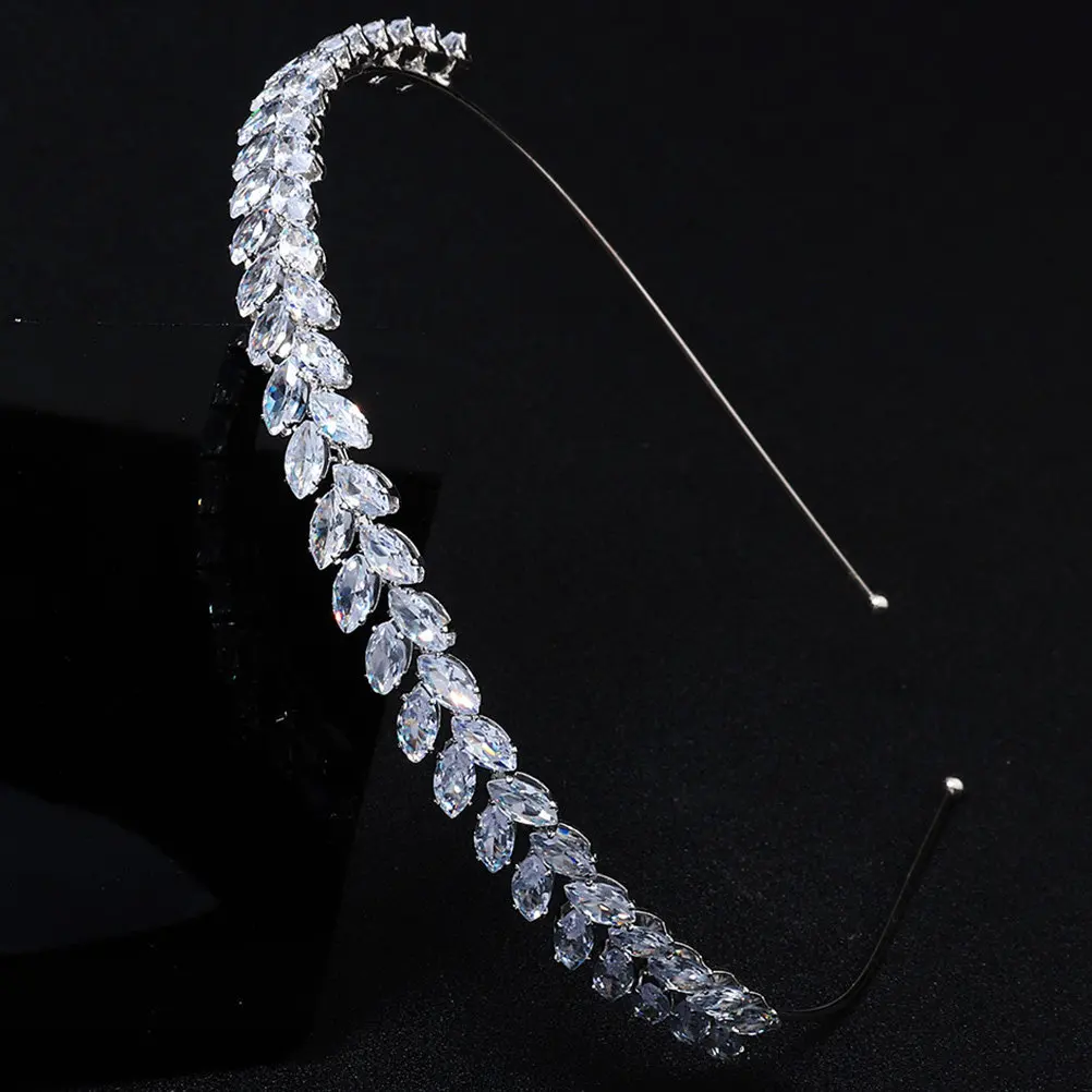1Pcs Exquisite Zircon Headband Elegant Hair Hoop High-End Delicate Temperament Headdress for Women All-Match Stylish Girl
1Pcs Exquisite Zircon Headband Elegant Hair Hoop High-End Delicate Temperament Headdress for Women All-Match Stylish Girl