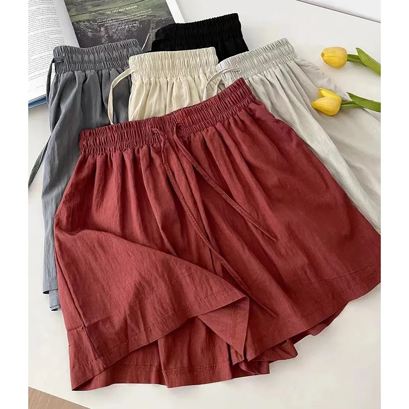 GIDYQ Summer Folds Ice Silk Shorts Women Korean Streetwear Loose Wide Leg Pants Fashion Casual Female High Waist Shorts New
GIDYQ Summer Folds Ice Silk Shorts Women Korean Streetwear Loose Wide Leg Pants Fashion Casual Female High Waist Shorts New