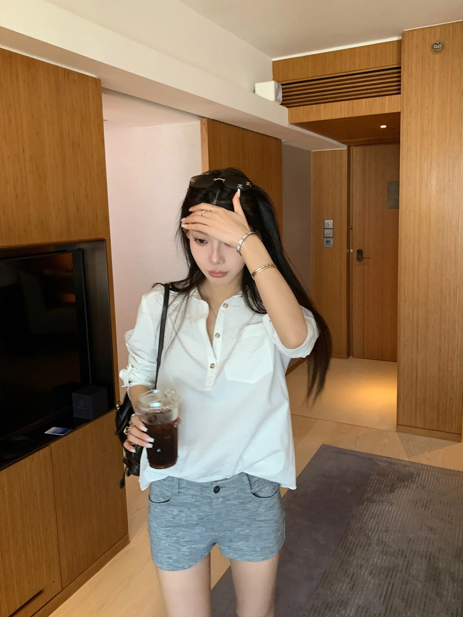 Повседневная белая женская рубашка свободного кроя с отложным воротником, весенняя универсальная блузка с длинным рукавом SUONE 50g на молнии
Повседневная белая женская рубашка свободного кроя с отложным воротником, весенняя универсальная блузка с длинным рукавом SUONE 50g на молнии