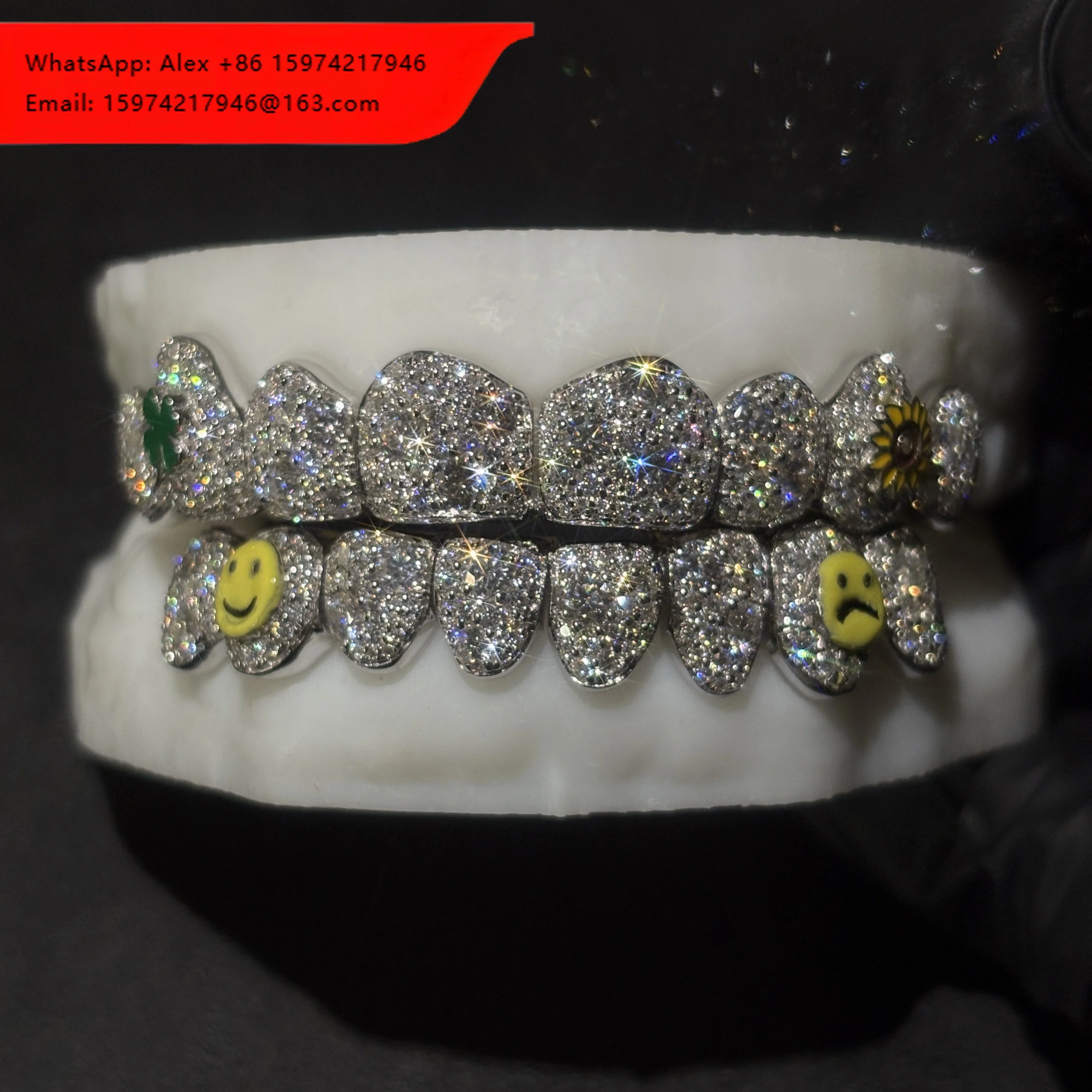Hip Hop 925 Silver Mosaic Grillz For Men Women Custom Enamel Teeth Grillz With VVS Moissanite Diamond
Hip Hop 925 Silver Mosaic Grillz For Men Women Custom Enamel Teeth Grillz With VVS Moissanite Diamond