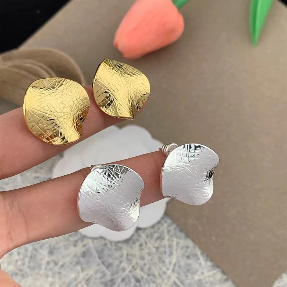 Retro fashion classic irregular 925silver needle earrings for women‘s girl party gift jewlry wholesale
Retro fashion classic irregular 925silver needle earrings for women‘s girl party gift jewlry wholesale