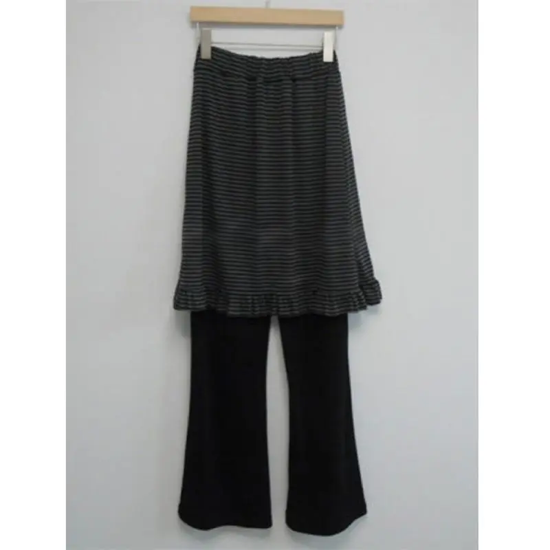Kimotimo Korean Style Striped Patchwork Ruffle Fake Two Pieces Pants Women Vintage Y2k Aesthetic Long Skirt Trousers Streetwear
Kimotimo Korean Style Striped Patchwork Ruffle Fake Two Pieces Pants Women Vintage Y2k Aesthetic Long Skirt Trousers Streetwear