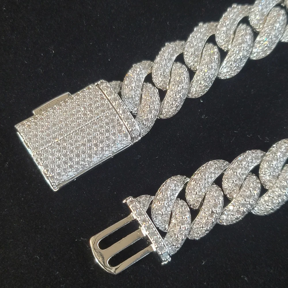 Браслет в стиле хип-хоп с полным покрытием из бриллиантов, модный браслет-цепочка 18 мм в стиле Майами Кьюбан, для мужчин, с застежкой-пряжкой, подарок для вечеринок
Браслет в стиле хип-хоп с полным покрытием из бриллиантов, модный браслет-цепочка 18 мм в стиле Майами Кьюбан, для мужчин, с застежкой-пряжкой, подарок для вечеринок