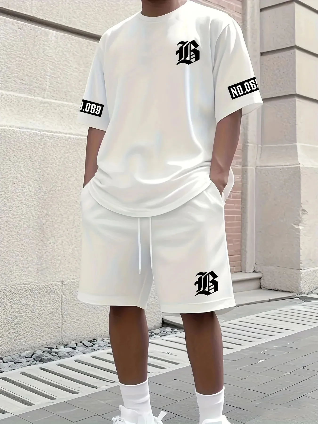 Hot Selling Summer New men's Set With Letter Print Casual Fashion T-shirt Short Sleeved Shorts Sports Outdoor Set
Hot Selling Summer New men's Set With Letter Print Casual Fashion T-shirt Short Sleeved Shorts Sports Outdoor Set