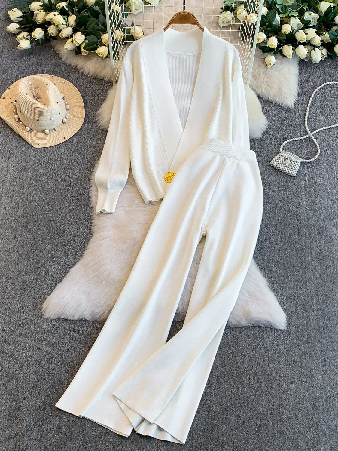 Fashionable Knitted Set for Women Casual High Waist Wide Leg Pants Two Piece Suit Winter Leisure Metal Buckle Lightweight Kni...
Fashionable Knitted Set for Women Casual High Waist Wide Leg Pants Two Piece Suit Winter Leisure Metal Buckle Lightweight Kni...