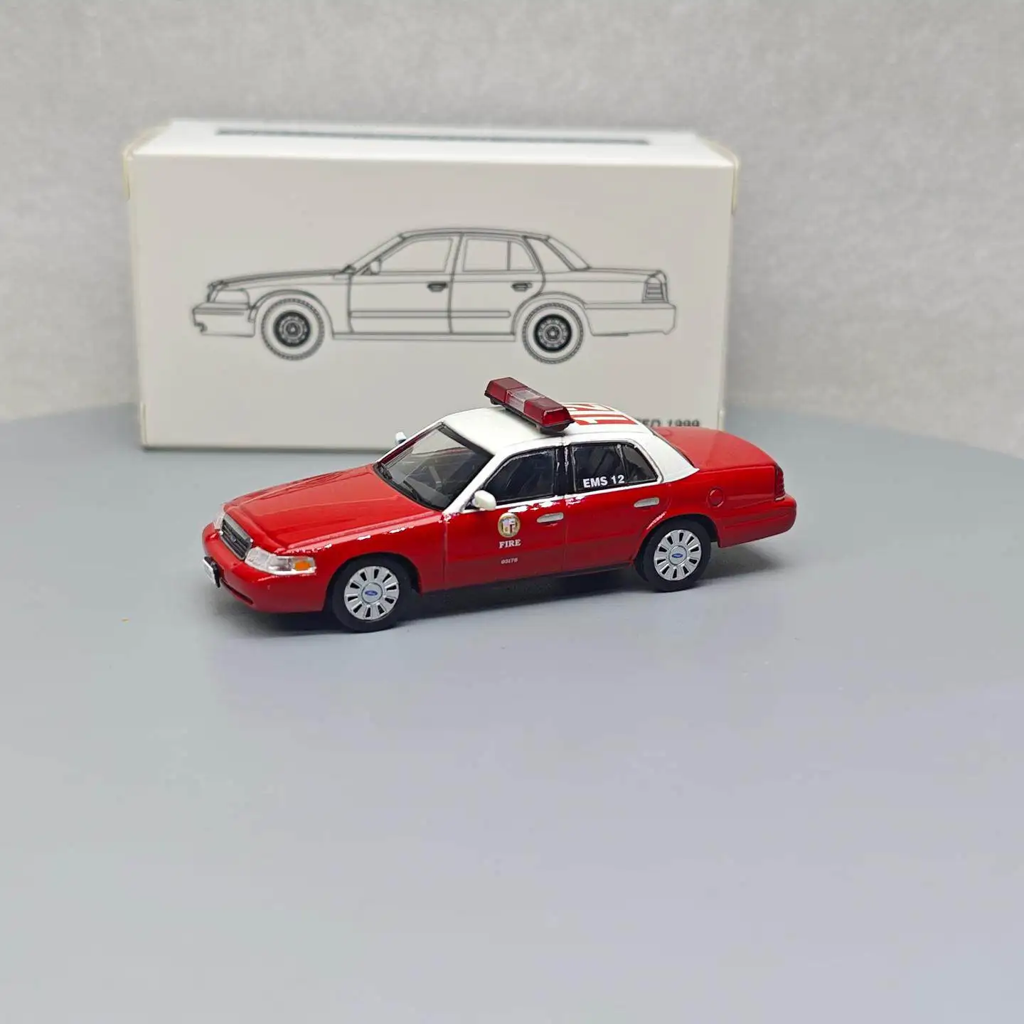 596 1:64 CV Crown Victoria Los Angeles Fire Department 596 86 Diecast Alloy Car Model Collectible Gift
596 1:64 CV Crown Victoria Los Angeles Fire Department 596 86 Diecast Alloy Car Model Collectible Gift