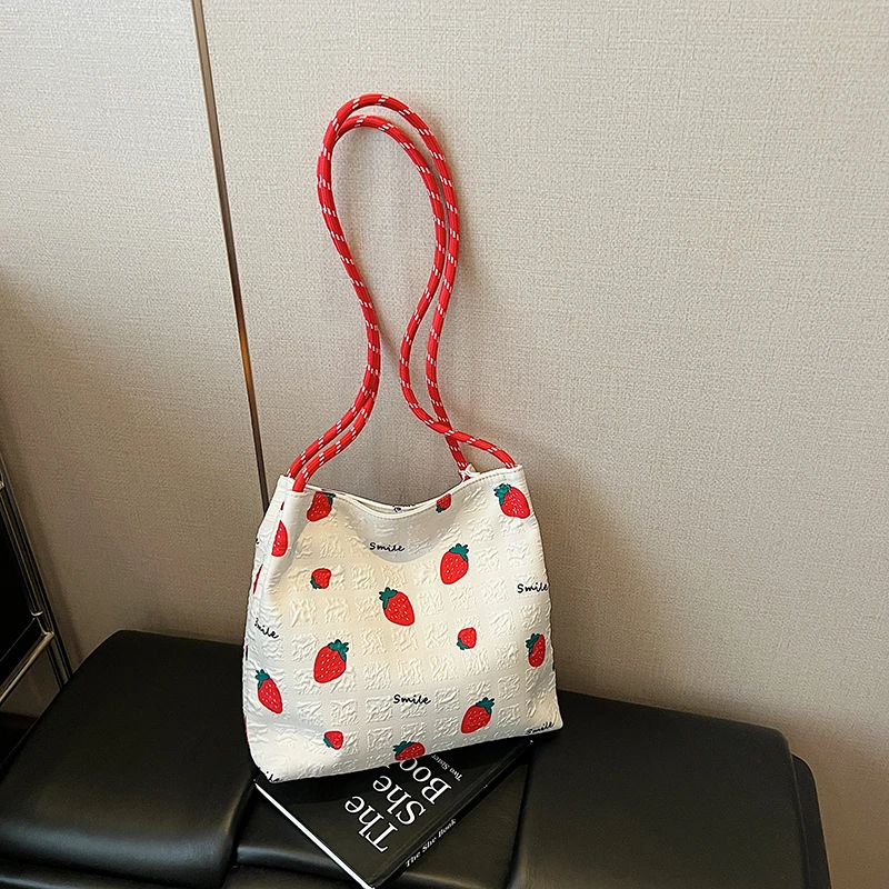 Сумки-тоут из искусственной кожи большой емкости с фруктовым узором, высокое качество, новинка 2025, сумки для женщин, универсальные новые милые женские сумки
Сумки-тоут из искусственной кожи большой емкости с фруктовым узором, высокое качество, новинка 2025, сумки для женщин, универсальные новые милые женские сумки