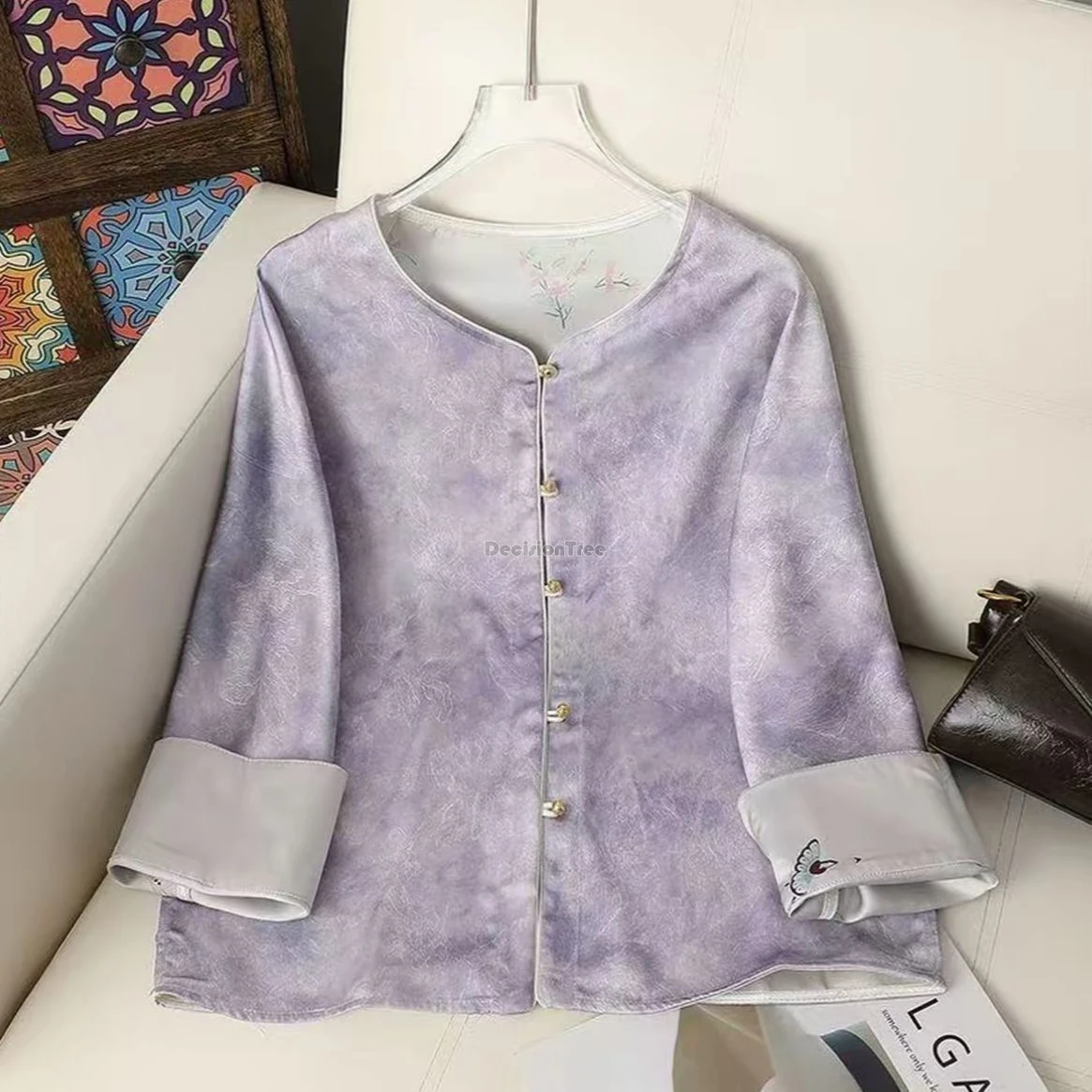 2026 chinese traditional retro loose double-sided embroidered long sleeve elegant tang suit blouse loose daily cheongsam blouse
2026 chinese traditional retro loose double-sided embroidered long sleeve elegant tang suit blouse loose daily cheongsam blouse