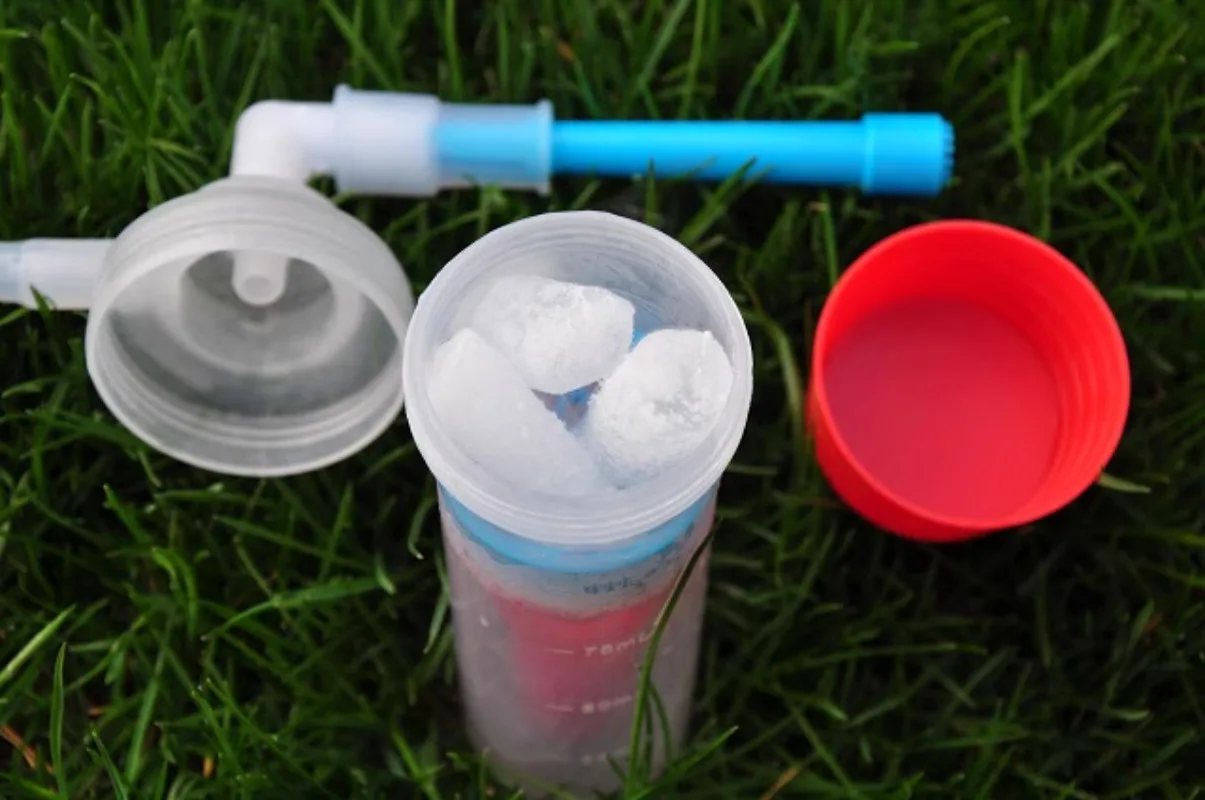 Magical Dry Ice Fog Bubble Show Props for Stage Performance Party Magician Magic Tricks Illusions Gimmick Magia Street
Magical Dry Ice Fog Bubble Show Props for Stage Performance Party Magician Magic Tricks Illusions Gimmick Magia Street