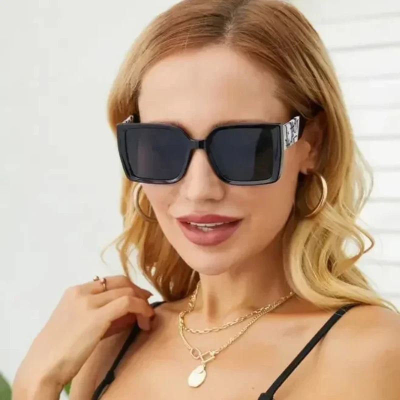 2024 New Square Shades Women Sunglasses Black Fashion Girls Glasses Letter Frame Vintage Glasses Female Unisex Oculos Feminino
2024 New Square Shades Women Sunglasses Black Fashion Girls Glasses Letter Frame Vintage Glasses Female Unisex Oculos Feminino