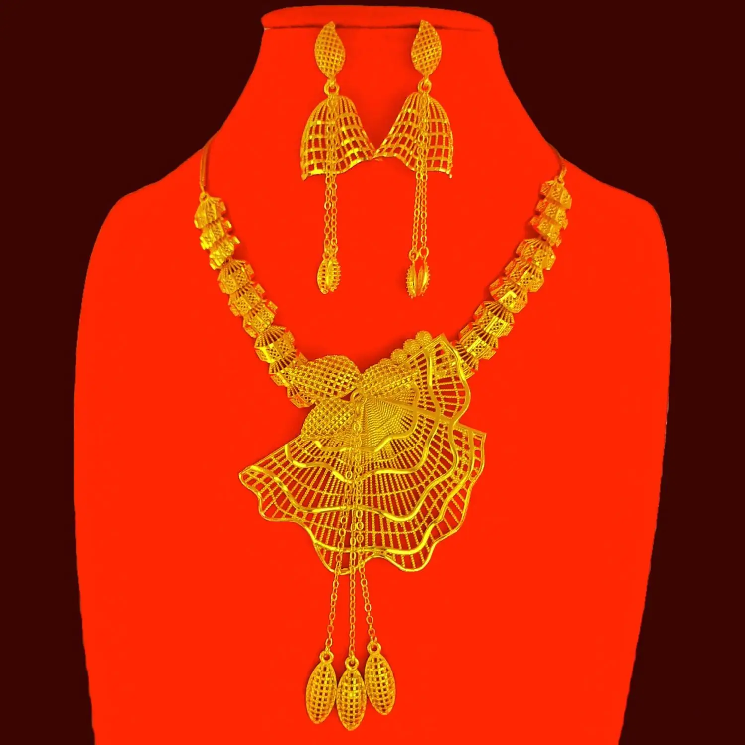 New Dubai 24K Gold Plated Necklace Earrings for Women's Romantic Wedding Party Gift Jewelry Set YY10501
New Dubai 24K Gold Plated Necklace Earrings for Women's Romantic Wedding Party Gift Jewelry Set YY10501