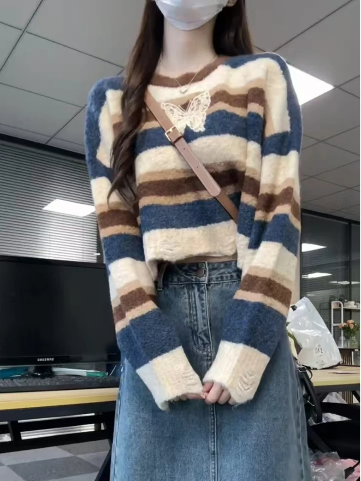 Вязаный свитер в американскую полоску в стиле ретро, женский свитер ort Sve Long Sve Soft Butterflies Knot, весенне-осенний свитер
Вязаный свитер в американскую полоску в стиле ретро, женский свитер ort Sve Long Sve Soft Butterflies Knot, весенне-осенний свитер