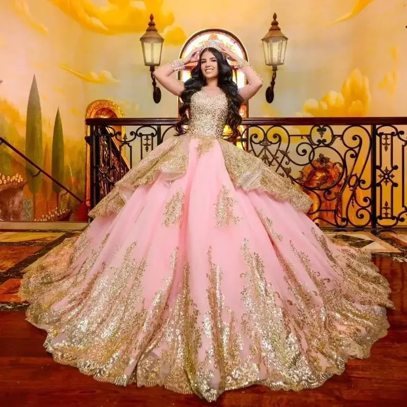 Розовое милое бальное платье Quinnceanera по индивидуальному заказу, блестящие золотые аппликации, платья Mexico Girls Vestidos De 15 Años
Розовое милое бальное платье Quinnceanera по индивидуальному заказу, блестящие золотые аппликации, платья Mexico Girls Vestidos De 15 Años