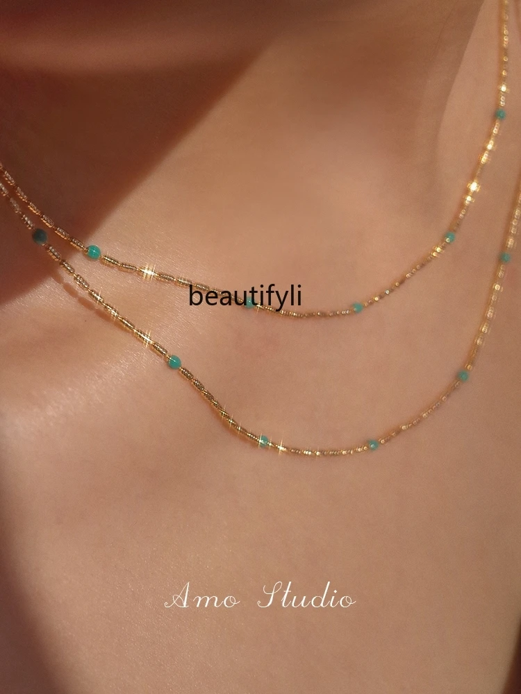 Everyone has a basic plain chain necklace, and women's extremely thin stacks wear a versatile collarbone chain. New model.
Everyone has a basic plain chain necklace, and women's extremely thin stacks wear a versatile collarbone chain. New model.