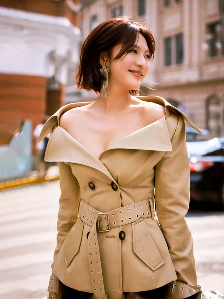 Khaki large lapel short trench coat for women 2025 new autumn spring fashion waist-cinched tie double-breasted sexy jacket
Khaki large lapel short trench coat for women 2025 new autumn spring fashion waist-cinched tie double-breasted sexy jacket