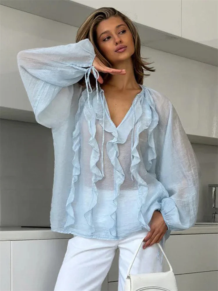 Летняя шифоновая блузка Tossy с рюшами для женщин, с V-образным вырезом, прозрачная, в стиле пэчворк, свободного кроя, элегантная, на шнуровке
Летняя шифоновая блузка Tossy с рюшами для женщин, с V-образным вырезом, прозрачная, в стиле пэчворк, свободного кроя, элегантная, на шнуровке