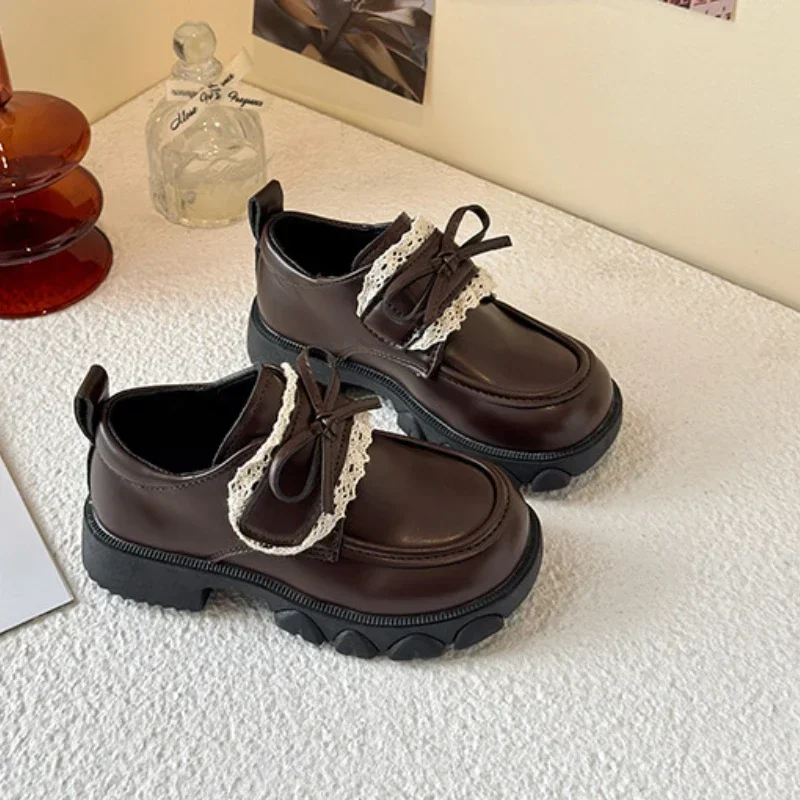 2025 Children Leather Shoes for Girls Spring New Fashion Korean Style Soft Sole Anti-slippery Versatile Chic Lace Princess Shoes
2025 Children Leather Shoes for Girls Spring New Fashion Korean Style Soft Sole Anti-slippery Versatile Chic Lace Princess Shoes