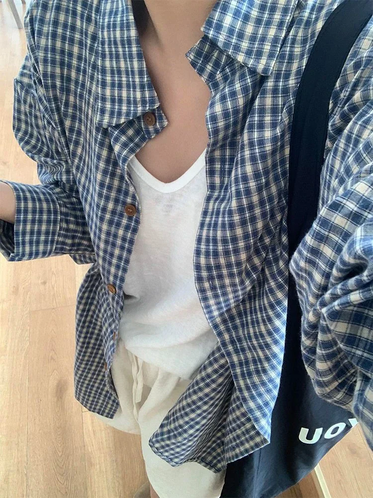 Retro Plaid Long Sleeve Shirt Women Autumn New Streetwear Casual Pocket Blouse Japanese Loose Vintage Female Button Coat Tops
Retro Plaid Long Sleeve Shirt Women Autumn New Streetwear Casual Pocket Blouse Japanese Loose Vintage Female Button Coat Tops