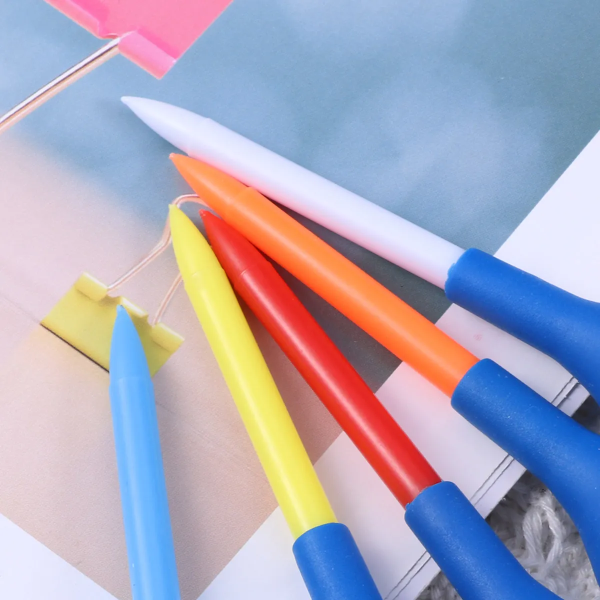 Набор из 5 многоразовых пластиковых ти для гольфа (7,0 см), модель T154, компактные, легкие, для тренировок на улице и в помещении, аксессуар для занятий спортом
Набор из 5 многоразовых пластиковых ти для гольфа (7,0 см), модель T154, компактные, легкие, для тренировок на улице и в помещении, аксессуар для занятий спортом