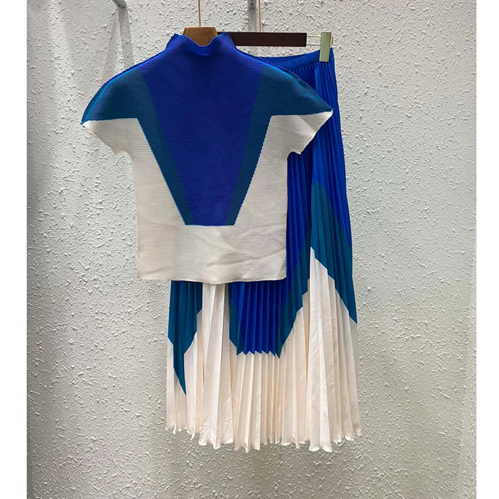 2022 Summer France Style Women's Elegant T-shirt + Pleated Skirt Two Piece Set F155
2022 Summer France Style Women's Elegant T-shirt + Pleated Skirt Two Piece Set F155