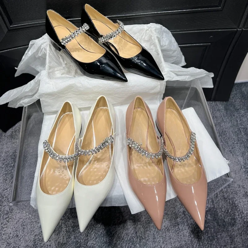 Women's Mid heeled Mary Jane New Style Coarse Heel Fashion Banquet Water Diamond Chain Shallow Mouth Pointed Women's Single Shoe
Women's Mid heeled Mary Jane New Style Coarse Heel Fashion Banquet Water Diamond Chain Shallow Mouth Pointed Women's Single Shoe