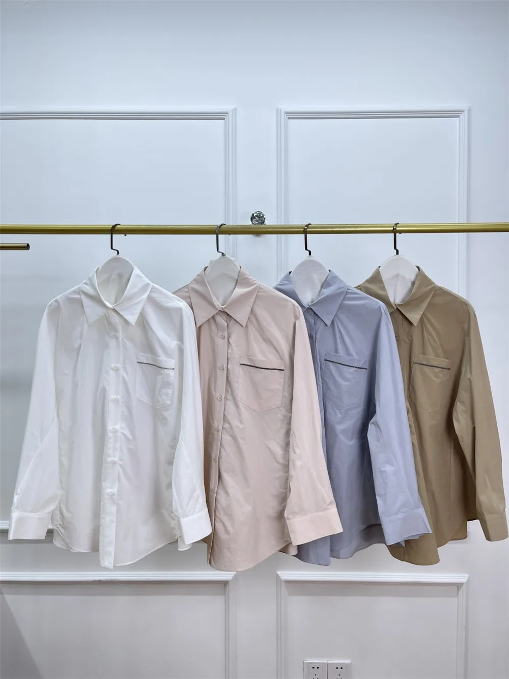Women's Cotton Shirt Pocket Beaded Long-sleeved Casual Temperament Blouse Top
Women's Cotton Shirt Pocket Beaded Long-sleeved Casual Temperament Blouse Top