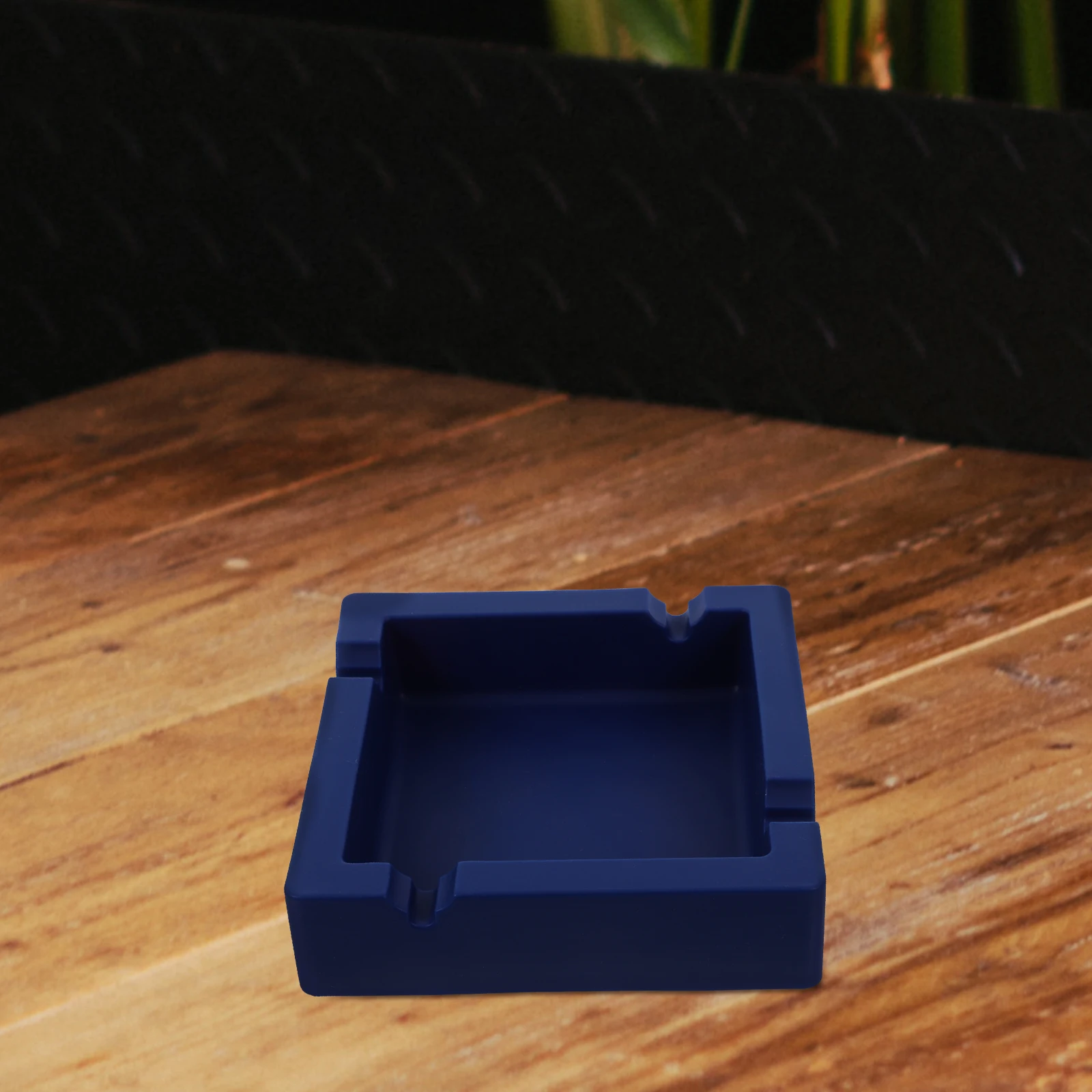 Cigar Ashtray Silicone Cigarette Container High Temp Resistant Blue Color Household Office Use Non Slip Decorative
Cigar Ashtray Silicone Cigarette Container High Temp Resistant Blue Color Household Office Use Non Slip Decorative