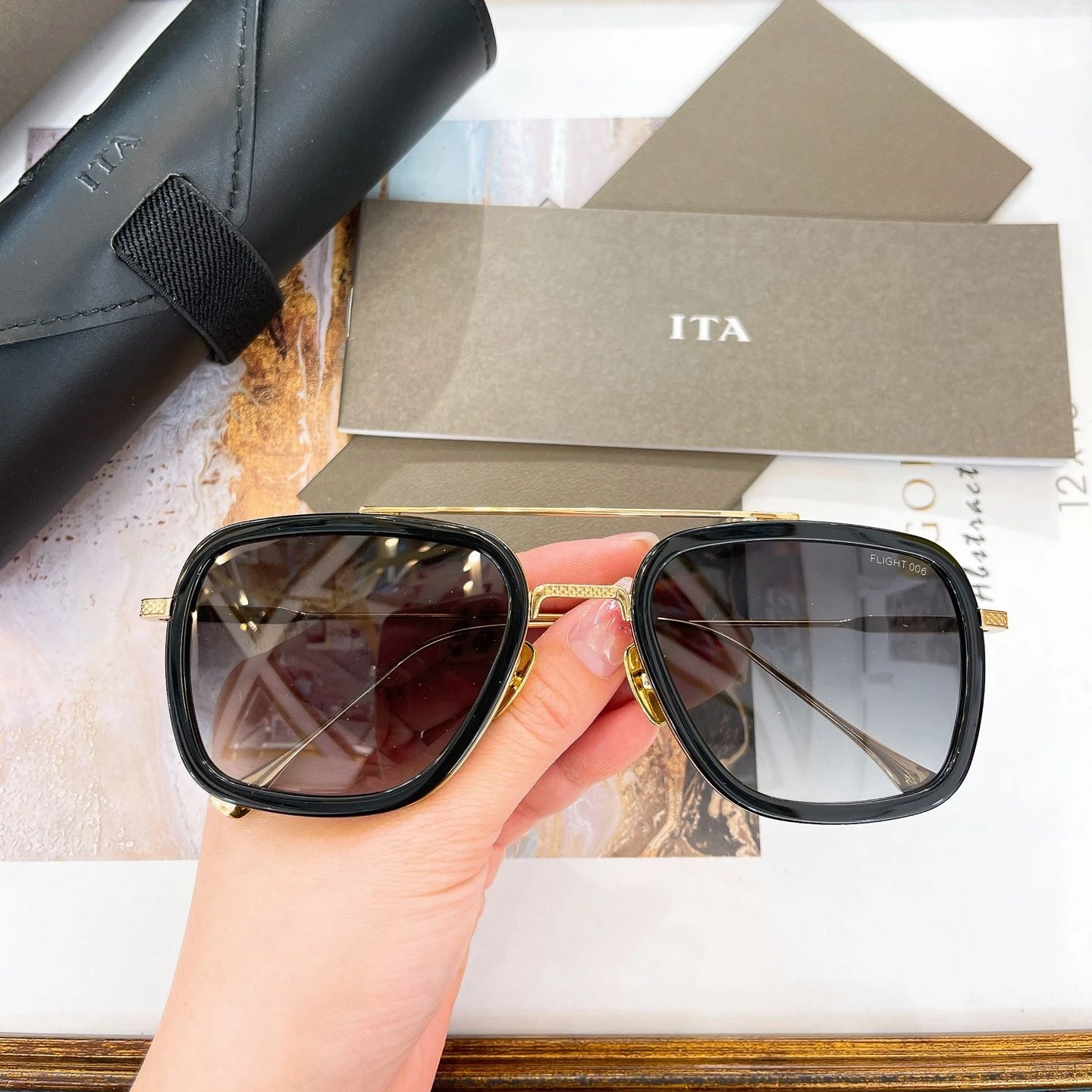 Authentic ADITA FLIGHT 006 Popular Alloy Gold Frames Square Men Women Sun Glasses Top Quality Luxury Design Male Couple Eyewear
Authentic ADITA FLIGHT 006 Popular Alloy Gold Frames Square Men Women Sun Glasses Top Quality Luxury Design Male Couple Eyewear