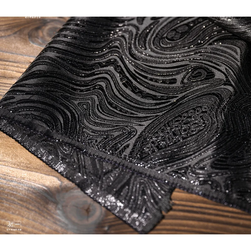 Черная жаккардовая ткань в китайском стиле для дизайна платья «сделай сам», модная ткань, юбка, сумка, пальто, ткань, швейный материал
Черная жаккардовая ткань в китайском стиле для дизайна платья «сделай сам», модная ткань, юбка, сумка, пальто, ткань, швейный материал