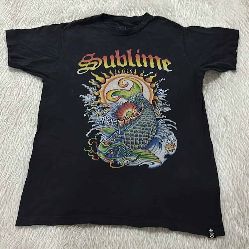 Vtg Shirt Sublime Gold Fish Black Distressed T Shirt - Adults Unisex T shirt
Vtg Shirt Sublime Gold Fish Black Distressed T Shirt - Adults Unisex T shirt