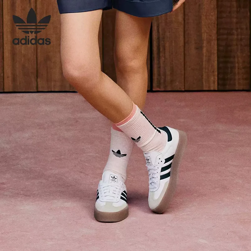 Adidas JI1349 Ladies Classic Casual Trainers White Black Three Stripes Suede Leather Gum Sole Lightweight Street Walking Sneake
Adidas JI1349 Ladies Classic Casual Trainers White Black Three Stripes Suede Leather Gum Sole Lightweight Street Walking Sneake