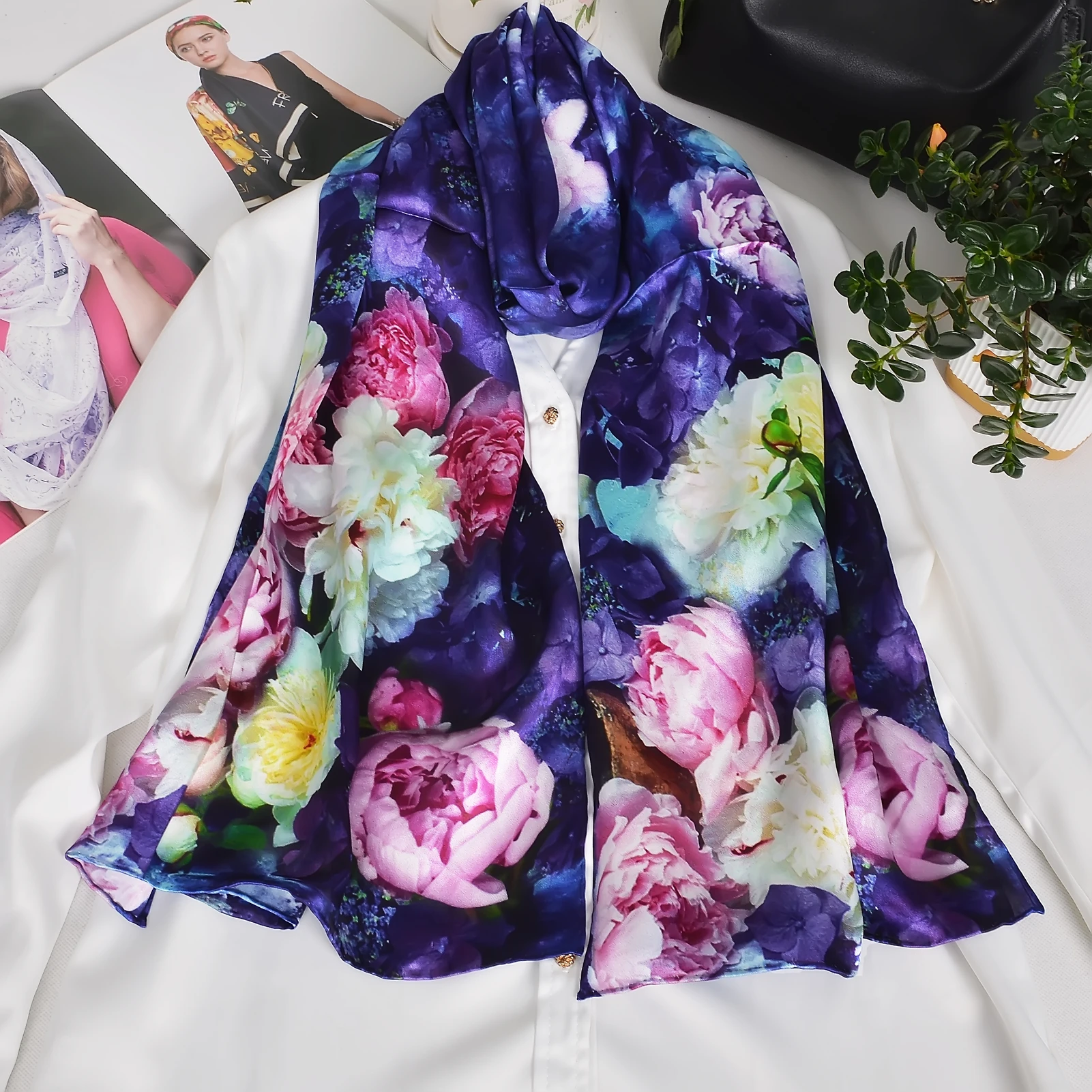 BYSIFA| Blue Purple Silk Scarf Foulard Women Brand China Peony Long Scarves Printed Fall Winter100% Silk Ladies Scarf 170*53cm
BYSIFA| Blue Purple Silk Scarf Foulard Women Brand China Peony Long Scarves Printed Fall Winter100% Silk Ladies Scarf 170*53cm