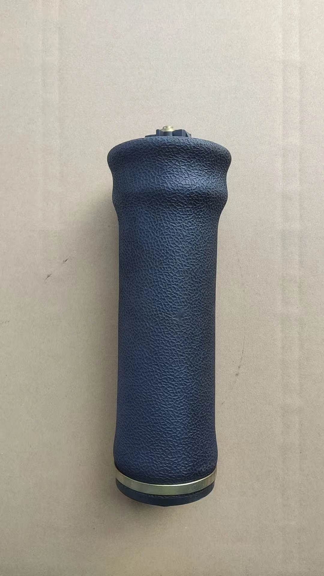 W02-358-7207 1S5-175 18-40977-000 18-52651-000 Air Spring Bellows Rear Air Suspension Bag
W02-358-7207 1S5-175 18-40977-000 18-52651-000 Air Spring Bellows Rear Air Suspension Bag
