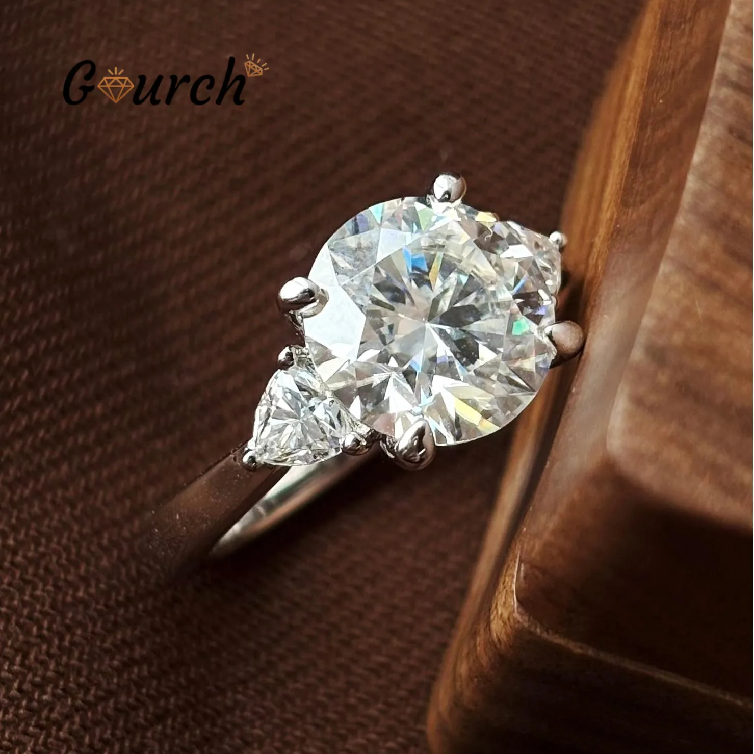 Gourch 4cttw Round Moissanite Ring 100% S925 Sterling Silver D Color with GRA Certified for Wonmen Elegant Wedding Jewelry Gift
Gourch 4cttw Round Moissanite Ring 100% S925 Sterling Silver D Color with GRA Certified for Wonmen Elegant Wedding Jewelry Gift