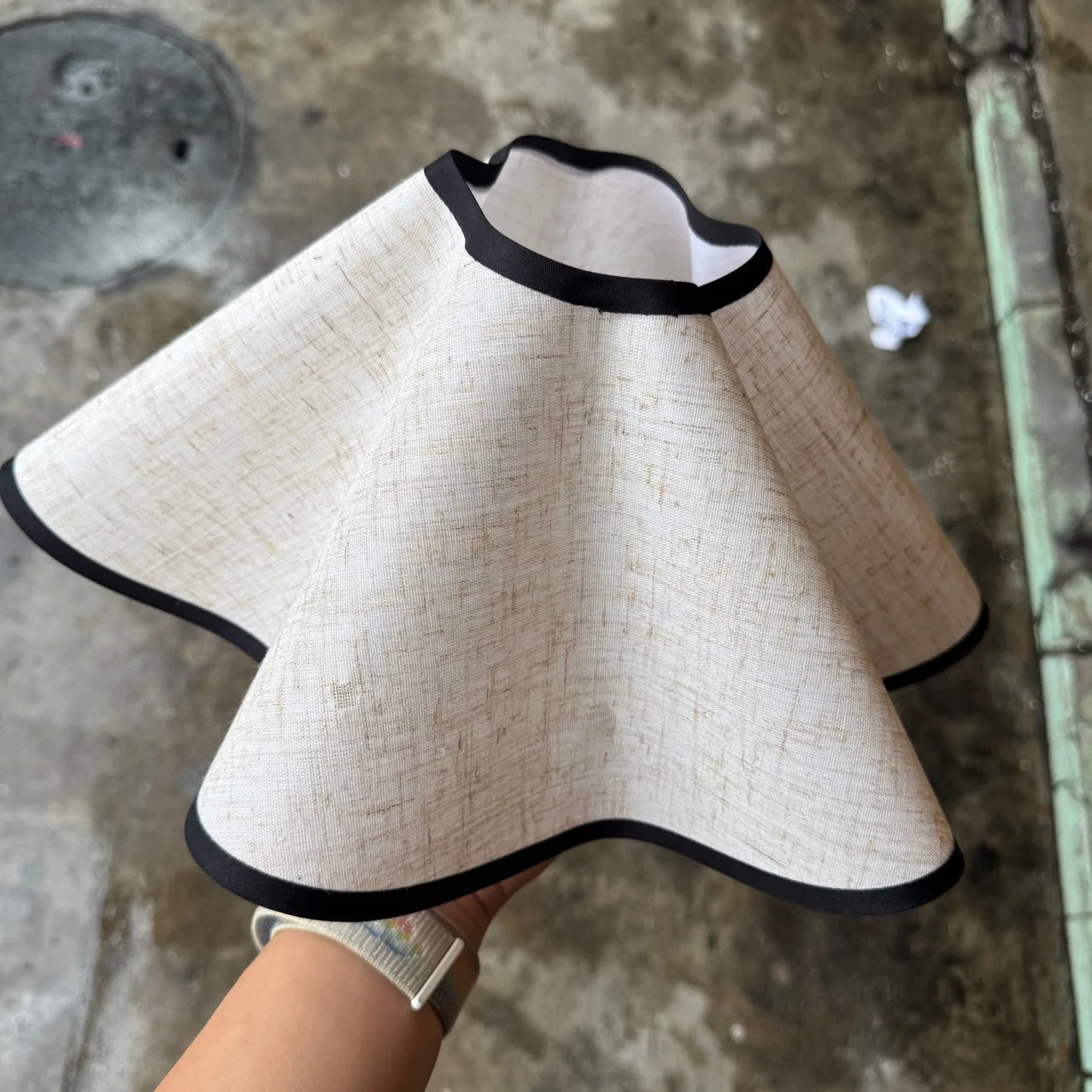 Linen fabric table lampshade flower-shaped cute simple retro bedroom hotel bedside floor lamp accessories
Linen fabric table lampshade flower-shaped cute simple retro bedroom hotel bedside floor lamp accessories