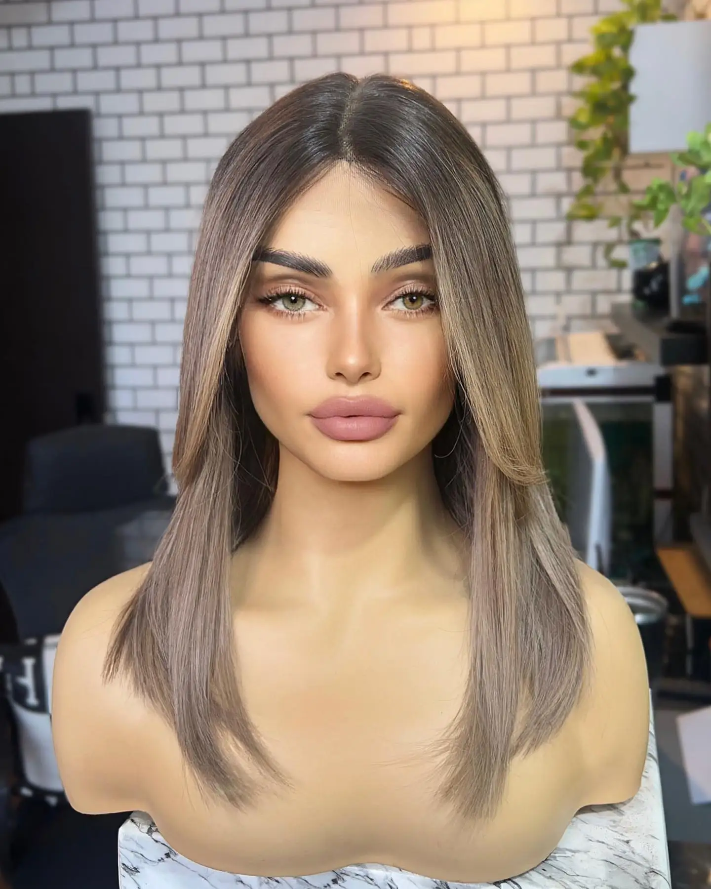 Ombre Ash Brown Straight Layered Lace Wigs Synthetic Lace Hairline Heat Resistant for lady Daily Use
Ombre Ash Brown Straight Layered Lace Wigs Synthetic Lace Hairline Heat Resistant for lady Daily Use