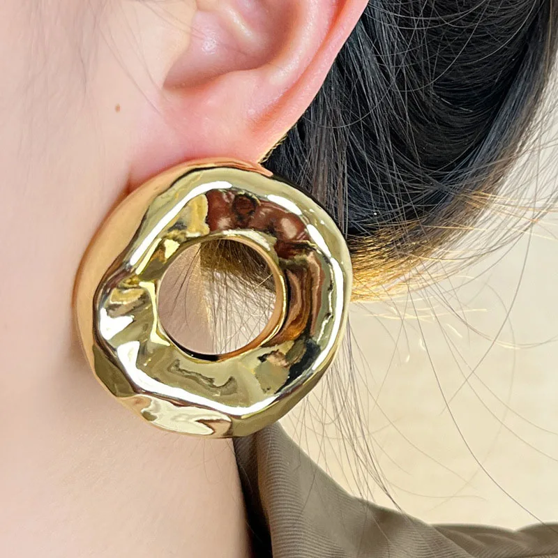 Luxury Retro Hollow Circle Titanium Steel Earrings European And American Fashion Personality New Style for Women
Luxury Retro Hollow Circle Titanium Steel Earrings European And American Fashion Personality New Style for Women