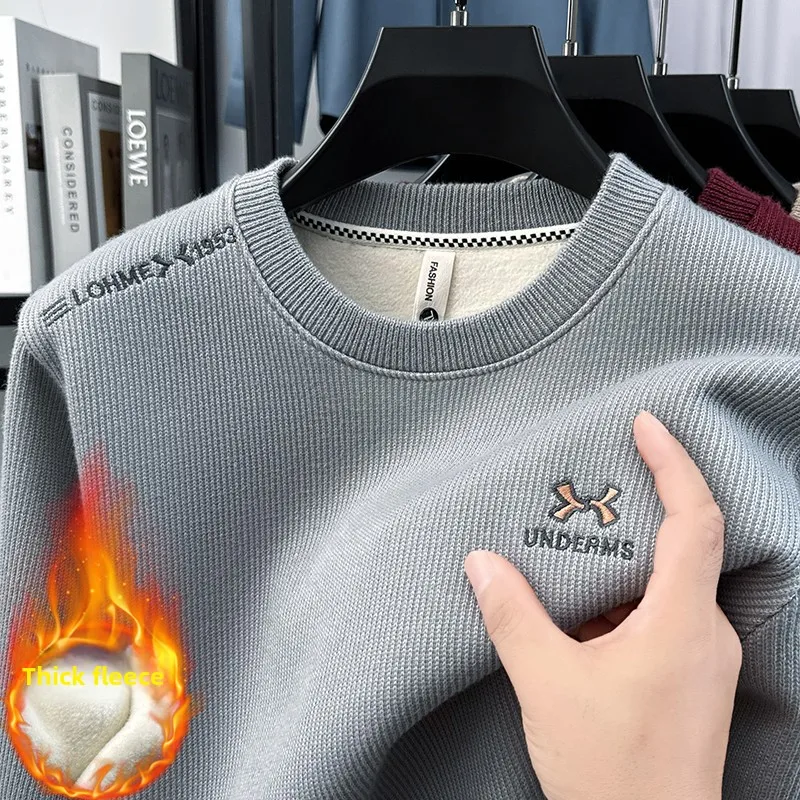 Легкий роскошный брендовый мужской свитер с круглым вырезом, утепленный пуловер с вышивкой, британская мода, повседневная теплая мягкая мужская одежда
Легкий роскошный брендовый мужской свитер с круглым вырезом, утепленный пуловер с вышивкой, британская мода, повседневная теплая мягкая мужская одежда