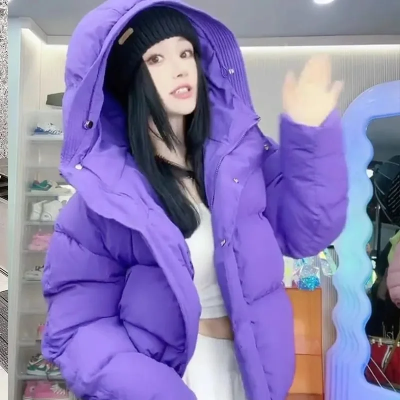 Warm Cotton Padded Coat Winter Women 2026 New Cotton Padded Jacket Parkas Short Bread Outerwear Fashion Down Jackets Female Tops
Warm Cotton Padded Coat Winter Women 2026 New Cotton Padded Jacket Parkas Short Bread Outerwear Fashion Down Jackets Female Tops