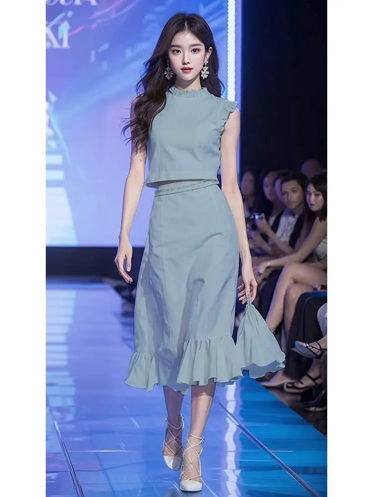 Korean Fashion New Two Piece Set Women Fashion Ruffles Sleeveless Short Blouse Crop Top + High Waist Midi Skirt Elegant Suit
Korean Fashion New Two Piece Set Women Fashion Ruffles Sleeveless Short Blouse Crop Top + High Waist Midi Skirt Elegant Suit