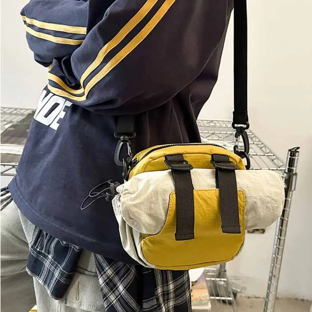 Umbrella Storage Pocket Water Bottle Carrier Bag Contrast Color Front Pocket Crossbody Water Bottle Purse Shoulder Strap
Umbrella Storage Pocket Water Bottle Carrier Bag Contrast Color Front Pocket Crossbody Water Bottle Purse Shoulder Strap
